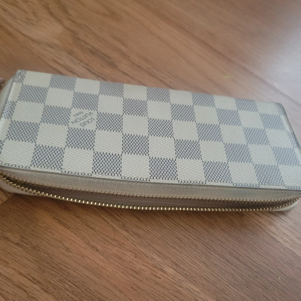 Louis Vuitton Checkered Wallet - Picture 5 of 7